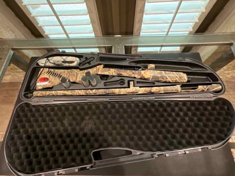 Benelli Super Black Eagle II 12ga Shotgun
