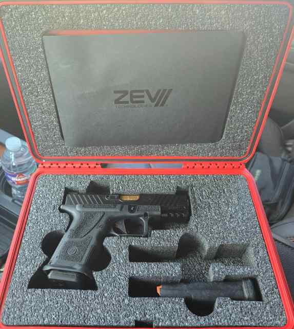 Zev OZ9c