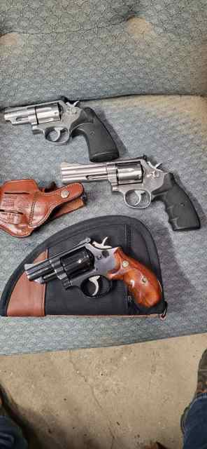 3 Smith and Wesson 357s