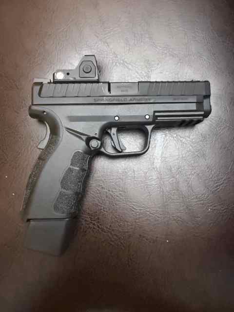 Springfield XD 3 9MM Red Dot + Extended Mag!