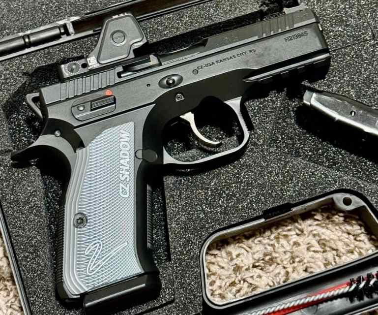 CZ Shadow 2 Compact + RMR HD + 5 Magazines