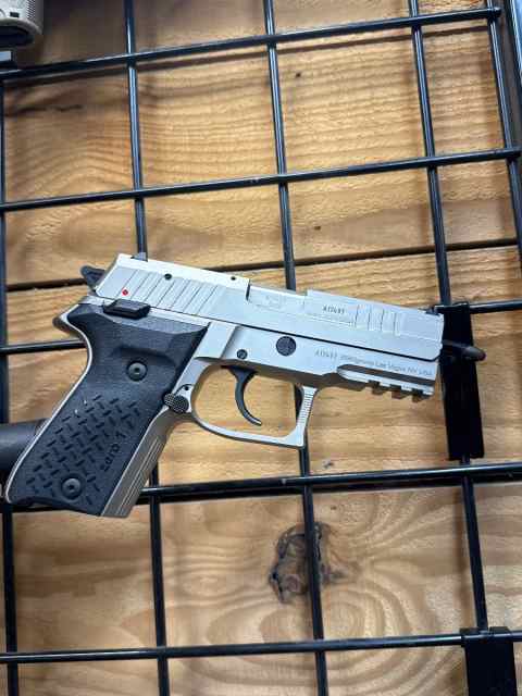 Area zero1 compact