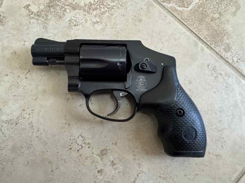Smith &amp; Wesson 442 Centennial Airweight .38 Specia