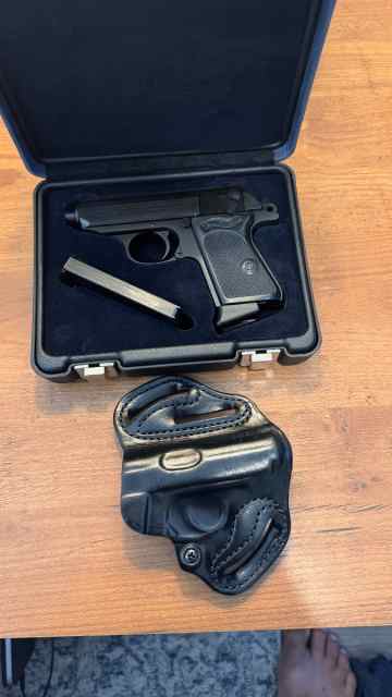 Walther ppk 380 black new unfired box/ papers hols