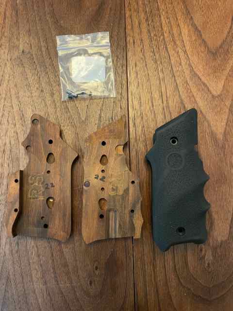 mk iv grips 2.JPG