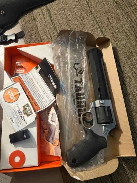 Taurus Raging Hunter 
