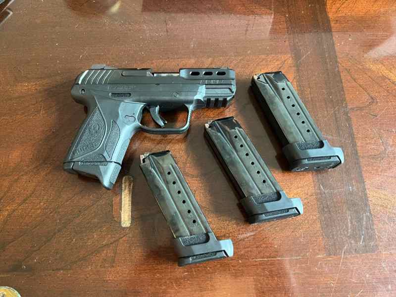 Ruger Security .380 (Original Box &amp; 4 mags)