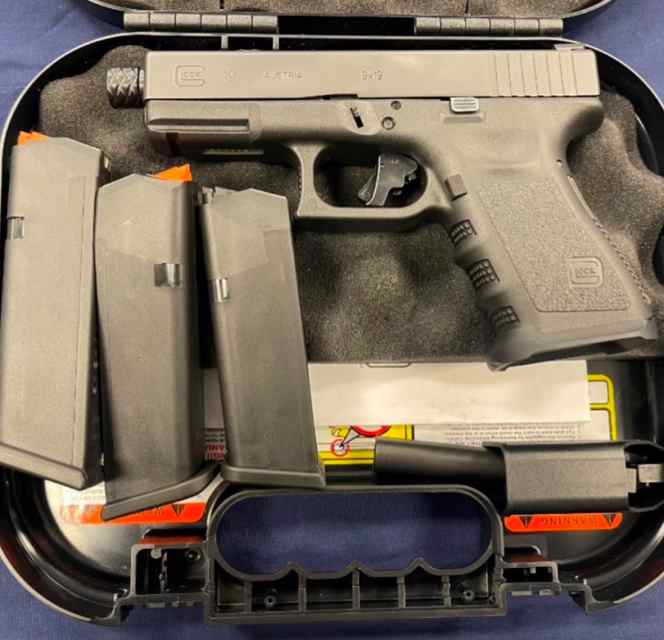Glock Pistol Model 19 9MM with 3 Mags