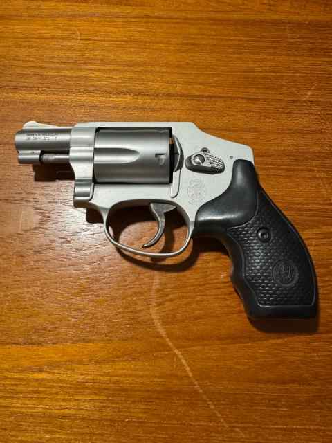 HAMMERLESS Smith &amp; Wesson Model 642-2 Airweight 38