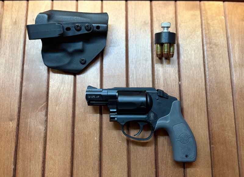 Smith &amp; Wesson bodyguard 38 