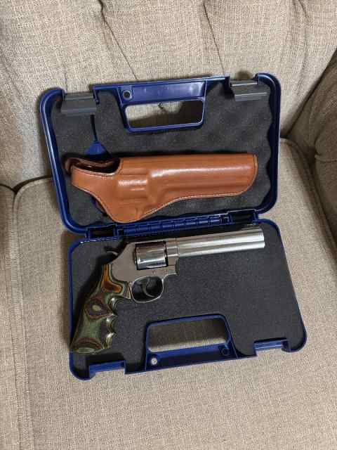 6 inch S&amp;W 686