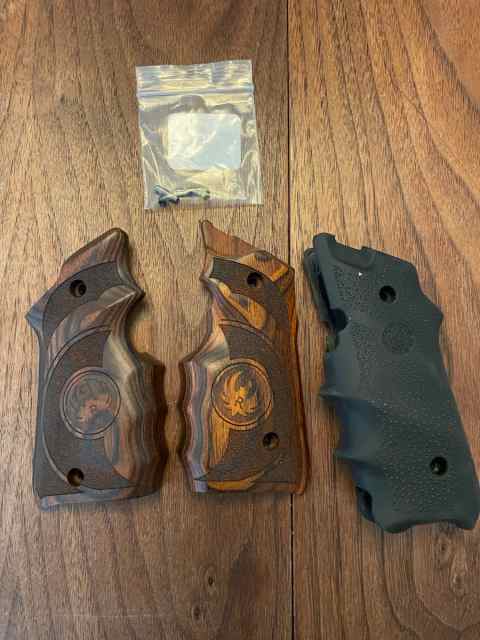 Ruger Mark IV / Standard - Wood Grips + Hogue 