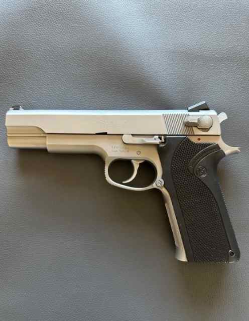 Smith &amp; Wesson Model 4506-1 .45ACP