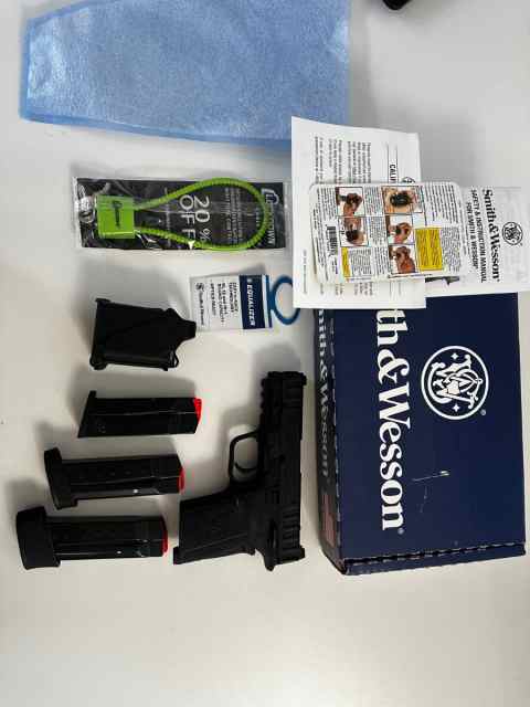 Smith &amp; Wesson Equalizer 9mm Pistol