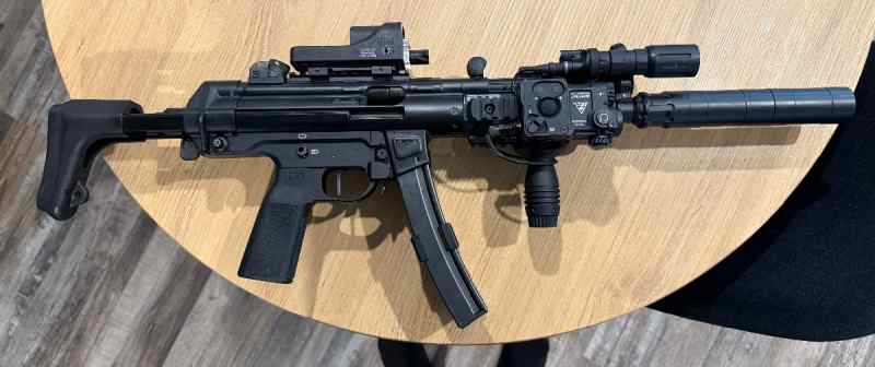 WTT upgraded PTR9 (mp5 clone)